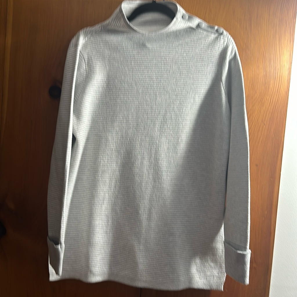 Long Sleeve Tunic With Mock Neck With 3 Snaps. Oversized Medium.